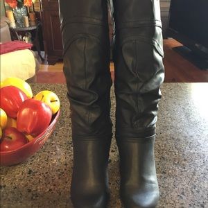 White Mountain black calf length boots